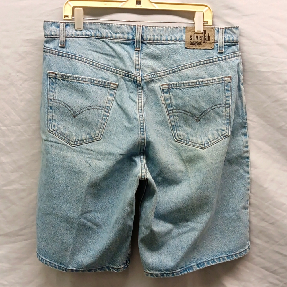 Vintage Silver Tab Levi's Loose Fit Jean Shorts 38